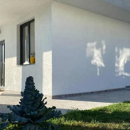 Villa Lola Seaview Guest House. уютный домик в варне