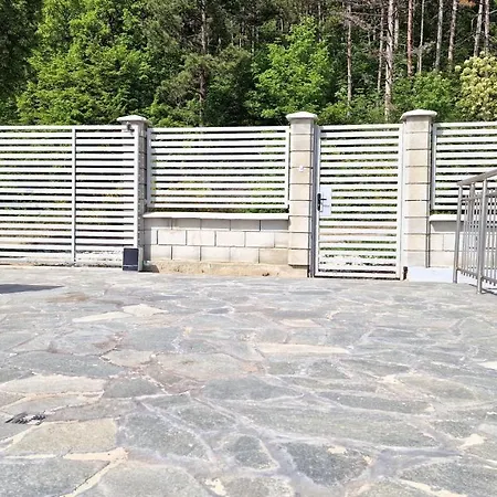 Lola Seaview Guest House. уютный домик в варне 别墅