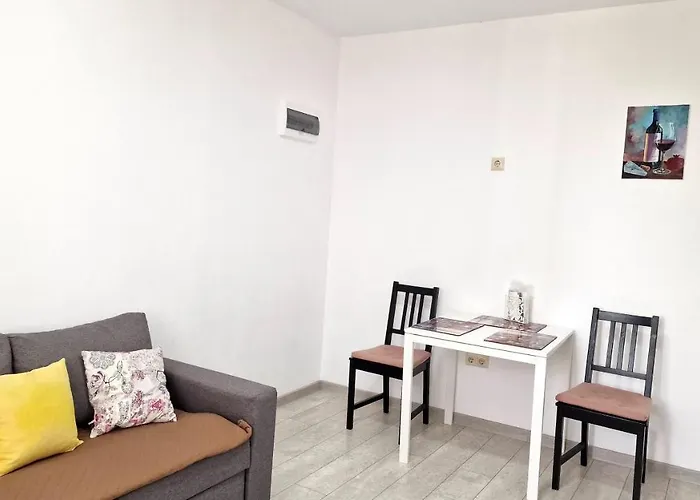 빌라 Lola Seaview Guest House. уютный домик в варне *