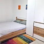 Lola Seaview Guest House. уютный домик в варне * Warna